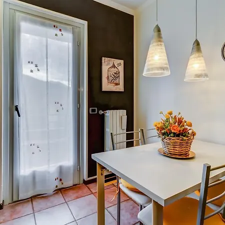 Apartment Dreams In Space And Freedom *